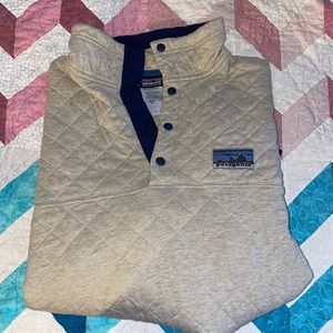 Mens cream/blue Patagonia pullover sweater, size medium